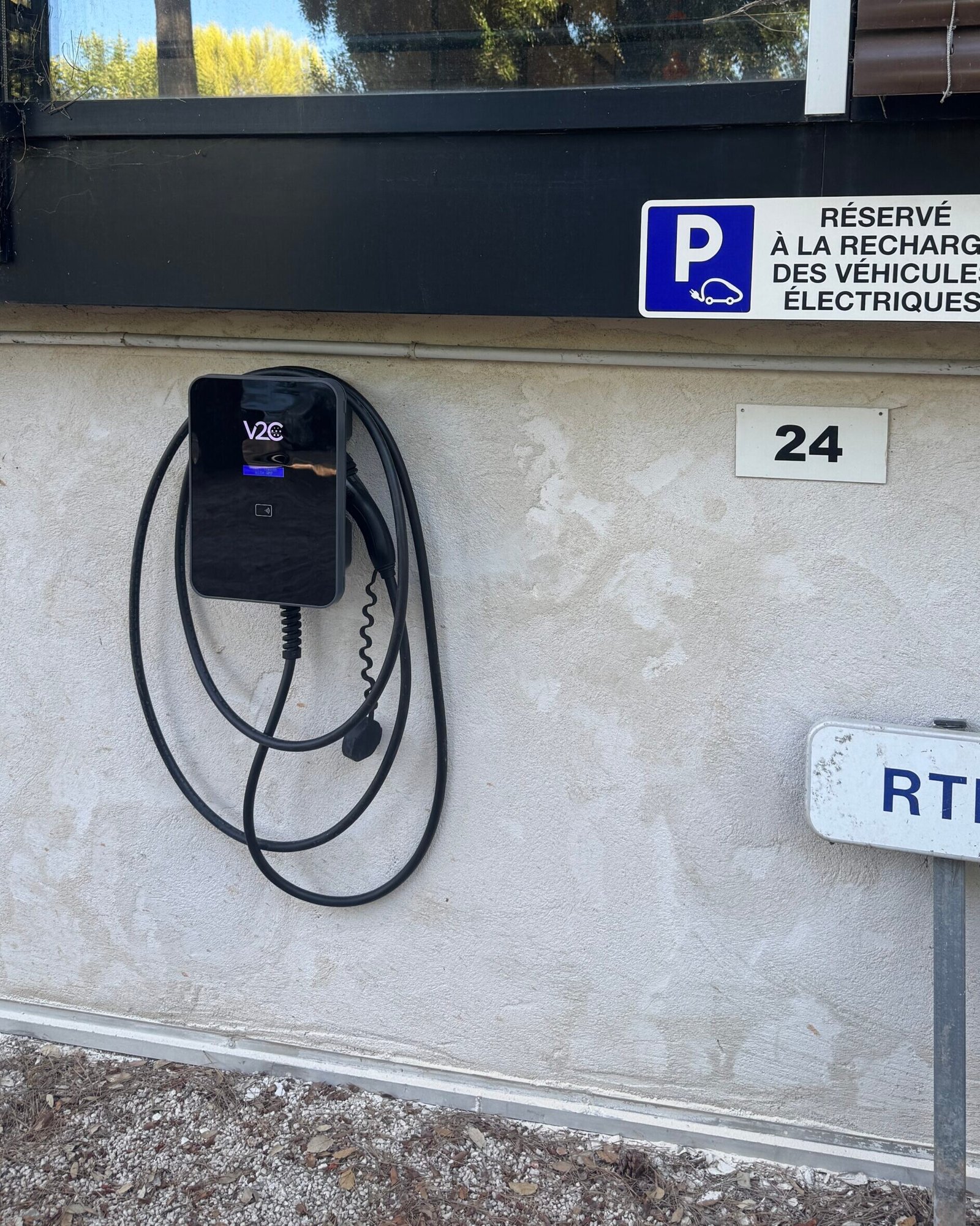Bornes de recharge pour véhicules électriques – expertise IRVE